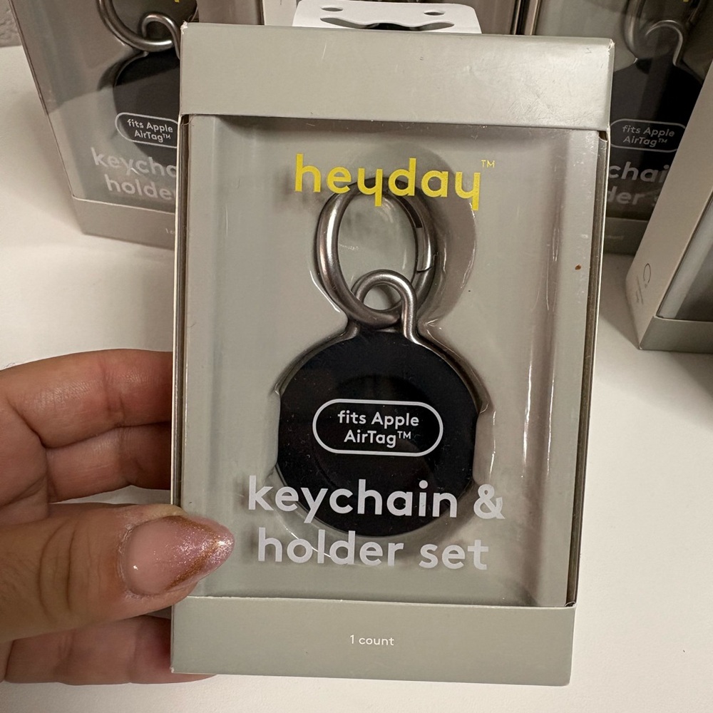 Heyday Black Keychain and Holder for AirTag